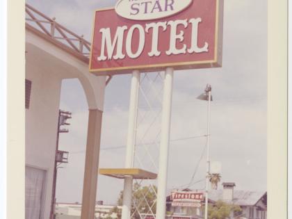 Hollywood Star Motel, ca.1962-1972, Photographs of Business Signs in California Collection, PC 005, California Historical Society.